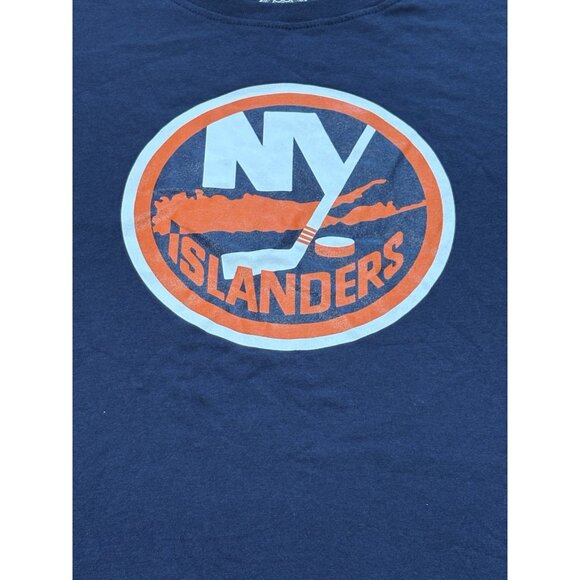 NWT New York Islanders NHL Blue Graphic T Shirt Size M (8) - Picture 2 of 5